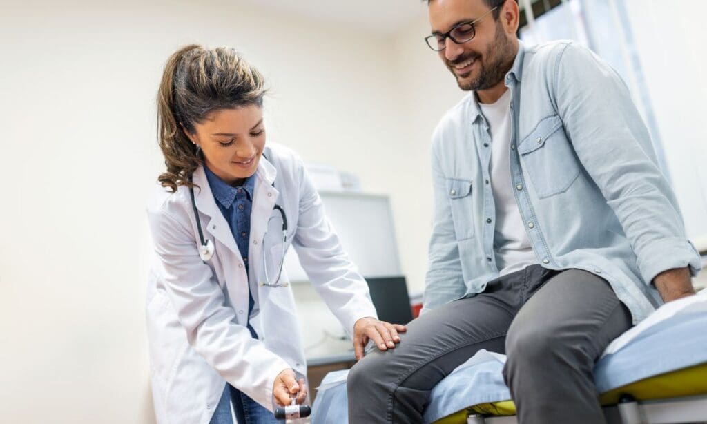 What kind of doctor should I see for knee pain? FITPAA